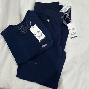 FIGS Catarina Top and Zamora Joggers Scrub Set | XXS